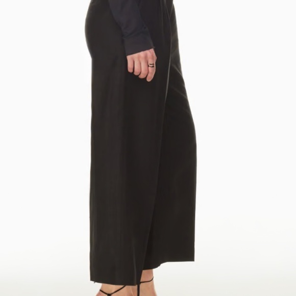 Aritzia Black Wide-Leg Trousers effortless linen - Picture 4 of 10